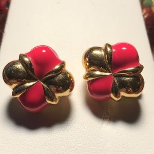 🌸  Clip Earrings Pink Enamel Gold Tone D9